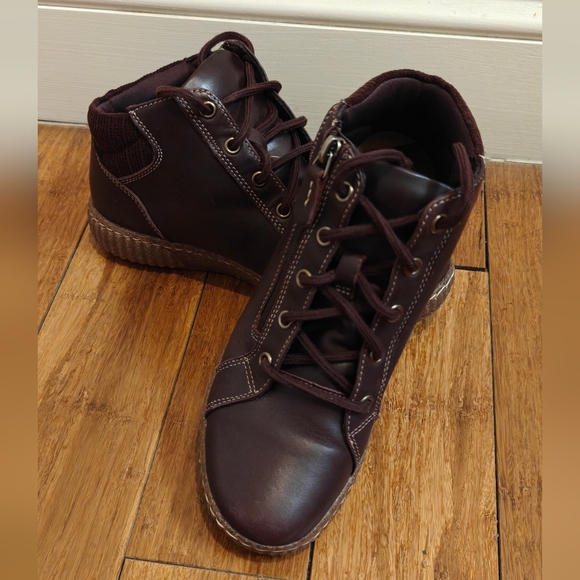 Clarks Caroline Park Lace-Up Women's Sneaker Booties – Size 6.5 - Picture 9 of 9